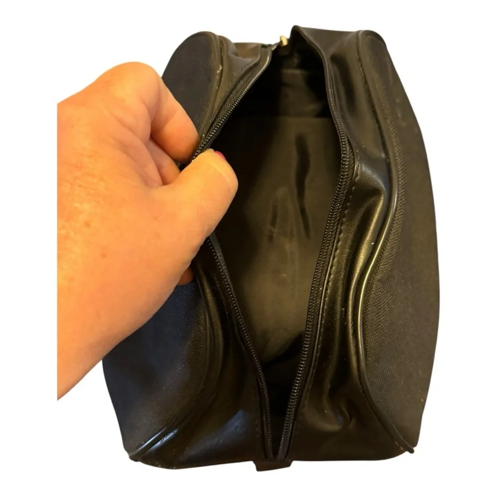Nike Black Toiletry Bag‎